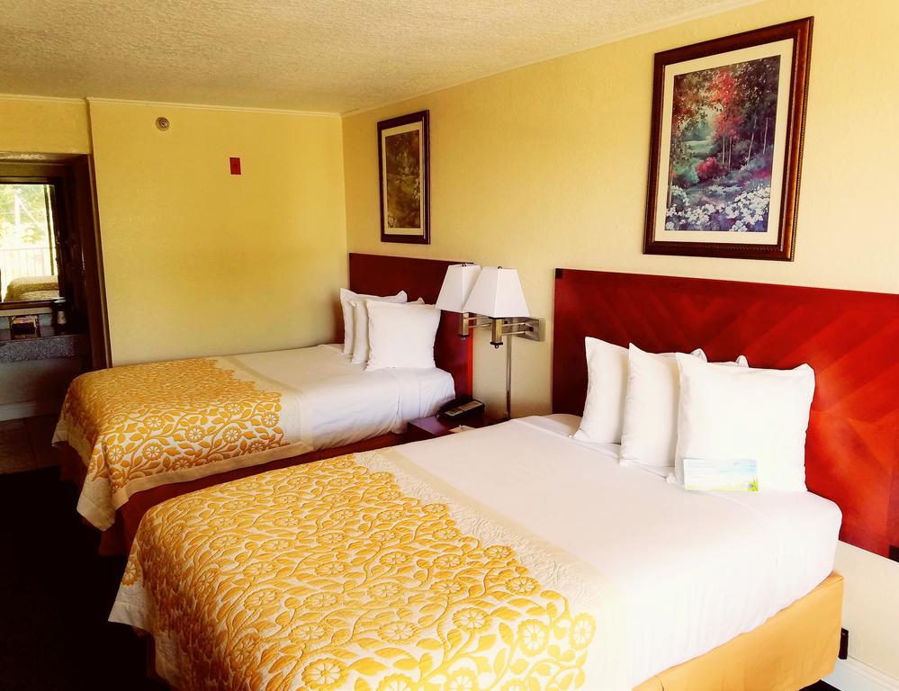 Days Inn & Suites By Wyndham Клермон Экстерьер фото