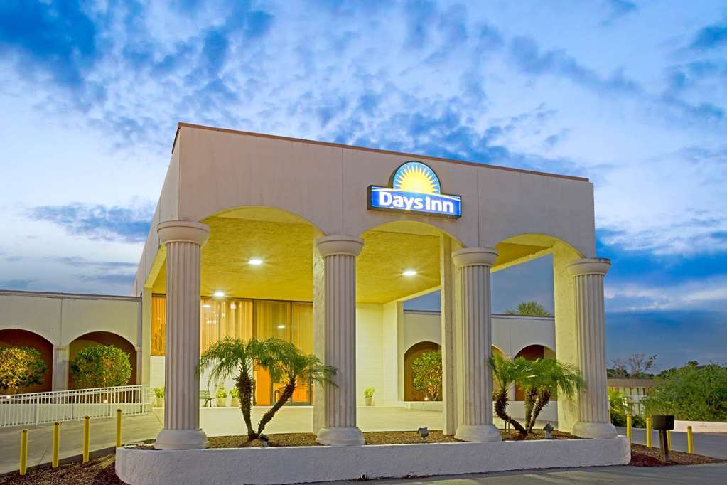 Days Inn & Suites By Wyndham Клермон Экстерьер фото